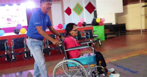 25 seniors get walking aids from Kidapawan LGU.